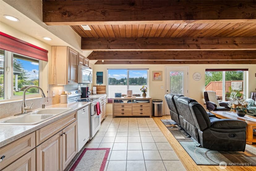 Property photo for 40 E Martha Reed Way, Shelton photo 13