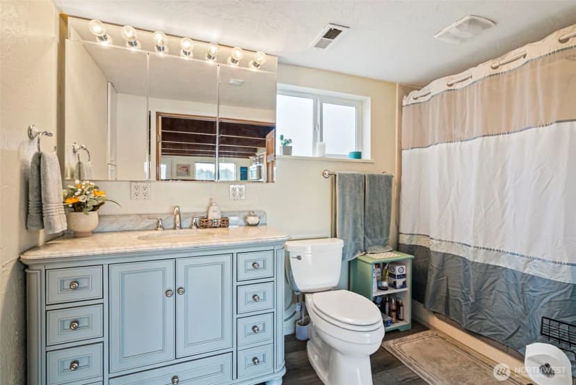 Property photo for 40 E Martha Reed Way, Shelton photo 14