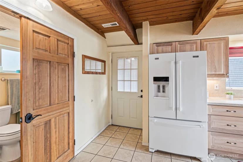Property photo for 40 E Martha Reed Way, Shelton photo 11