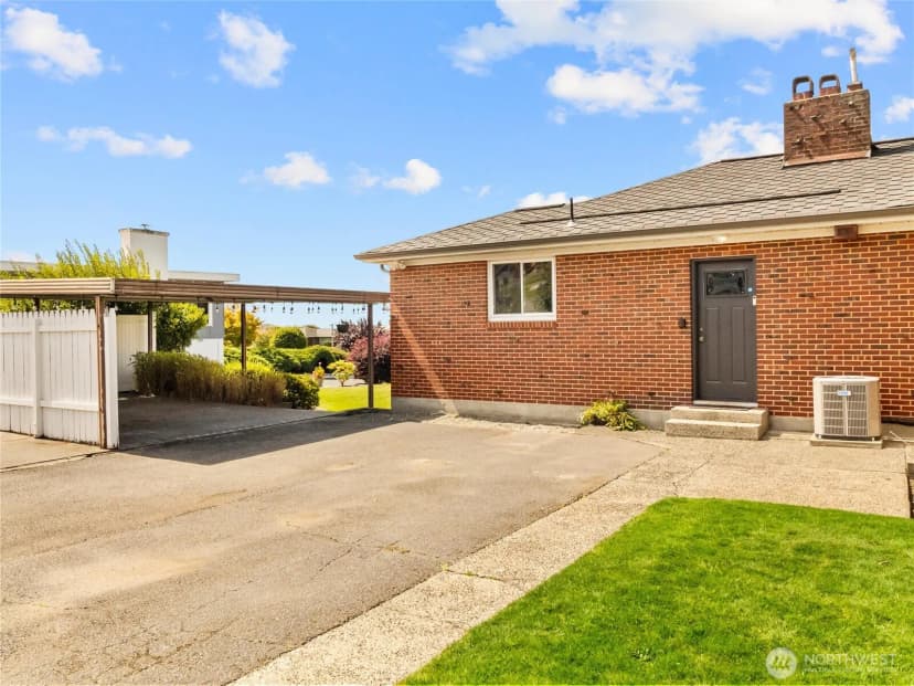 Property photo for 933 S Mountain View Avenue, Tacoma photo 35