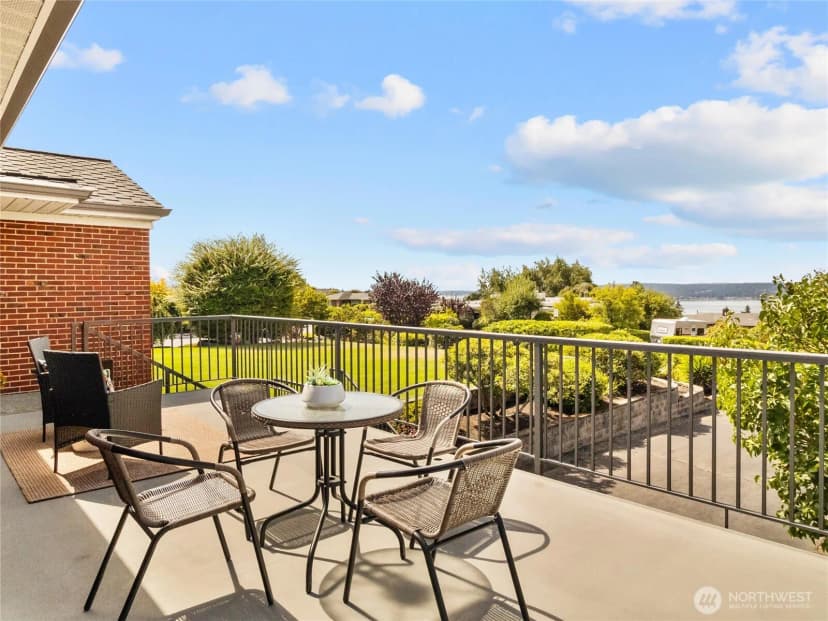 Property photo for 933 S Mountain View Avenue, Tacoma photo 4