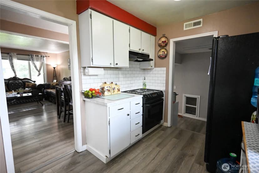 Property photo for 2310 W 1st Avenue, Kennewick photo 9
