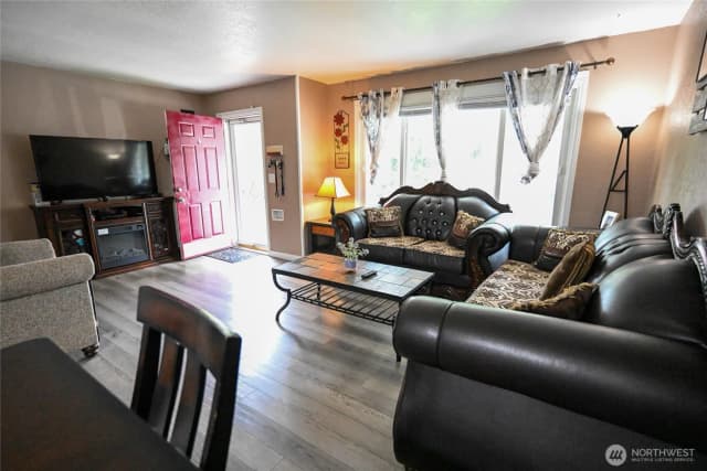 Property photo for 2310 W 1st Avenue, Kennewick photo 5