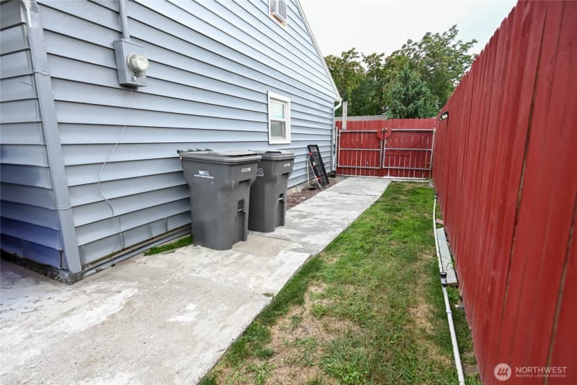 Property photo for 2310 W 1st Avenue, Kennewick photo 21