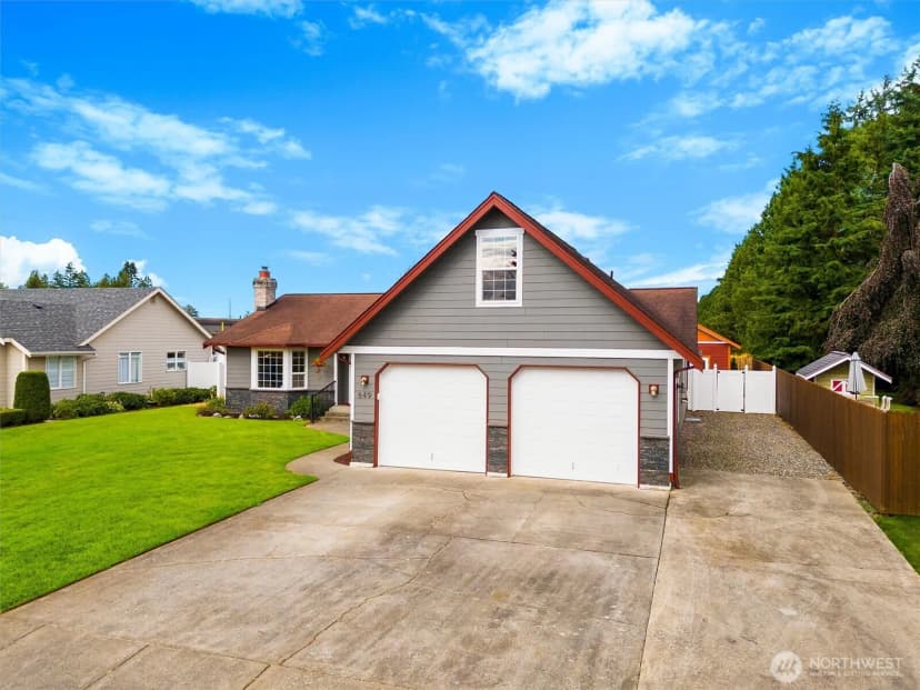 Property photo for 849 19th Street, Lynden photo 2