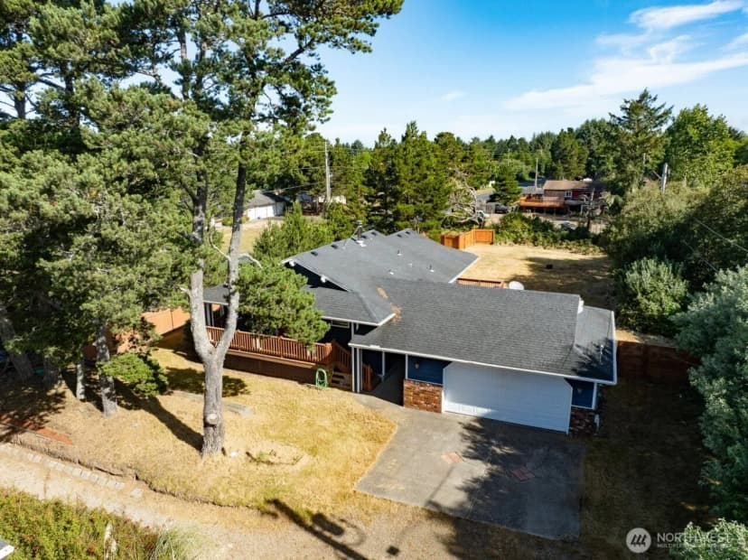 Property photo for 13208 Pacific Way, Long Beach