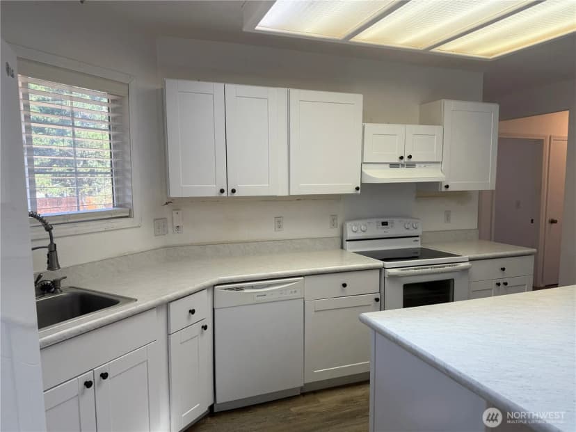 Property photo for 13208 Pacific Way, Long Beach photo 15