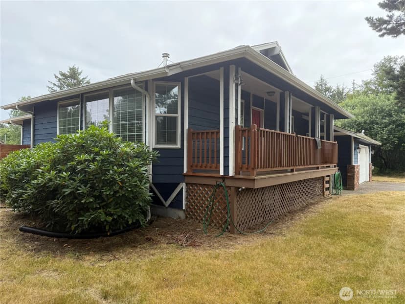 Property photo for 13208 Pacific Way, Long Beach photo 5