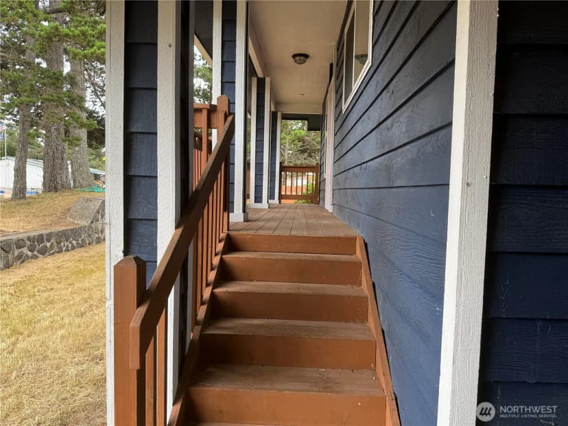 Property photo for 13208 Pacific Way, Long Beach photo 7