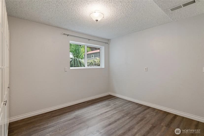 Property photo for 679 Ne Conifer Drive, Bremerton photo 15