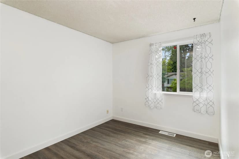 Property photo for 679 Ne Conifer Drive, Bremerton photo 13