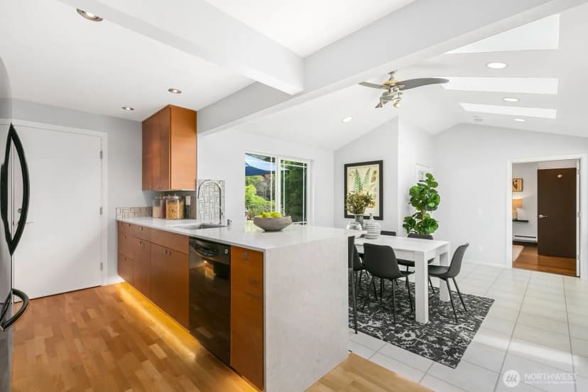 Property photo for 15153 Se Newport Way, Bellevue photo 15