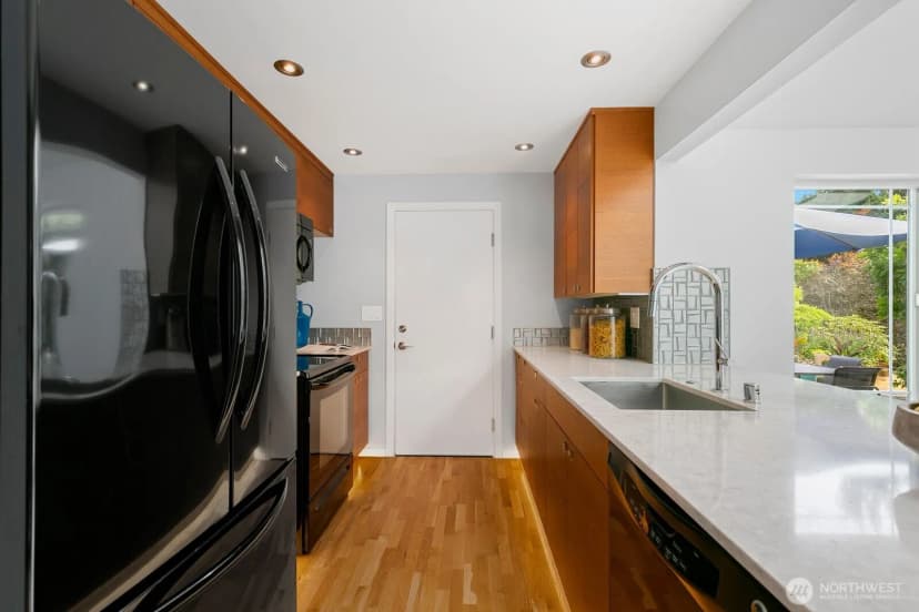 Property photo for 15153 Se Newport Way, Bellevue photo 16