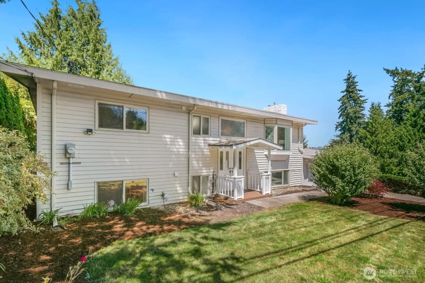 Property photo for 15638 Se 24th Street, Bellevue photo 3