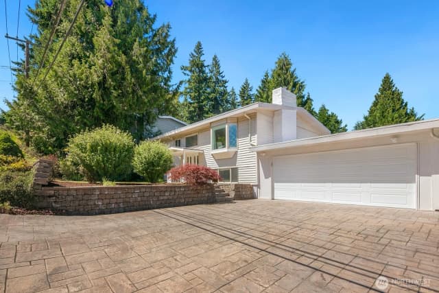 Property photo for 15638 Se 24th Street, Bellevue photo 2