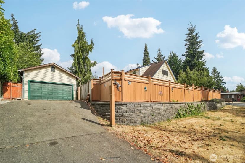 Property photo for 7123 192nd Place Sw, Lynnwood photo 21
