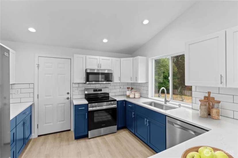 Property photo for 29105 11th Avenue E, Roy photo 6