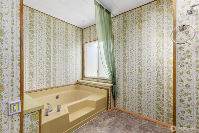 Property photo for 940 Yoder Lane Ne, Bremerton photo 17