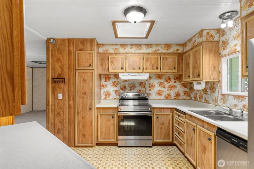Property photo for 940 Yoder Lane Ne, Bremerton photo 9