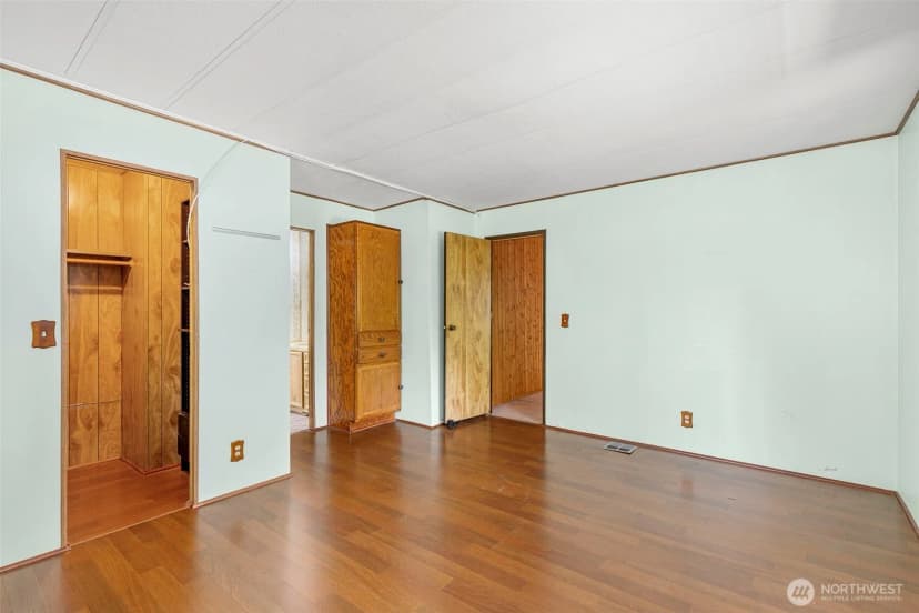 Property photo for 940 Yoder Lane Ne, Bremerton photo 14