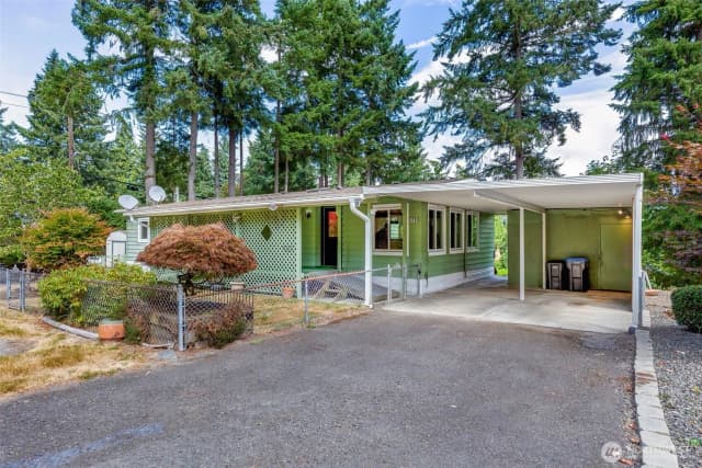 Property photo for 940 Yoder Lane Ne, Bremerton