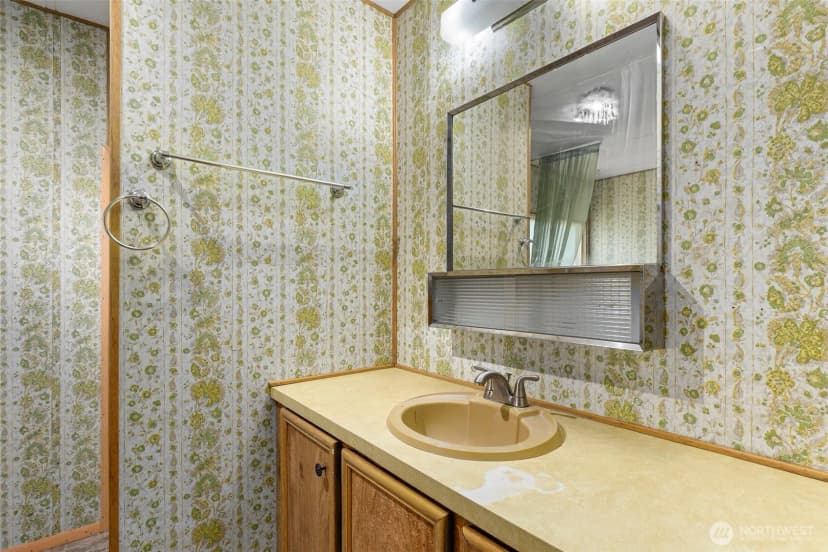 Property photo for 940 Yoder Lane Ne, Bremerton photo 15