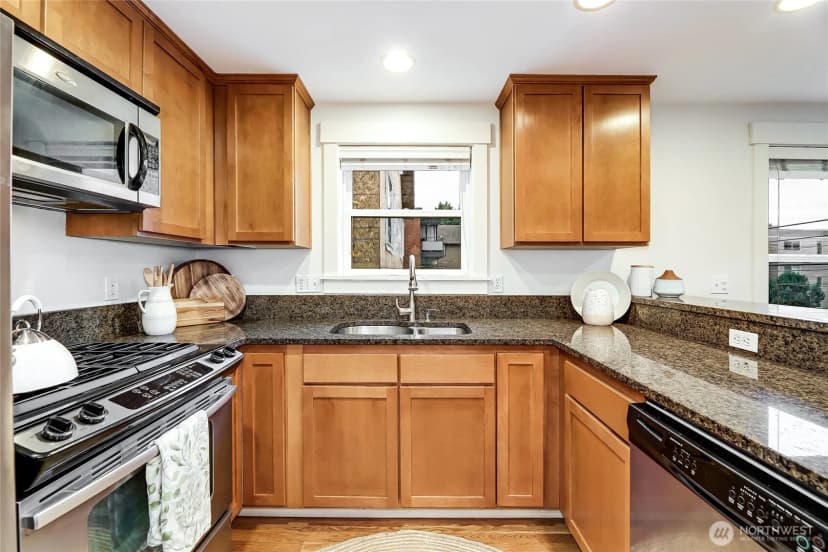 Property photo for 1508 12th Avenue S #b, Seattle photo 9