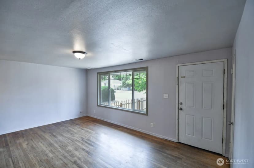 Property photo for 1310 Johnson Road, Centralia photo 2