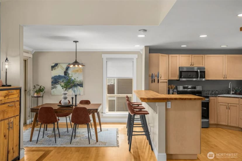 Property photo for 820 W Sunset Way, Issaquah photo 8