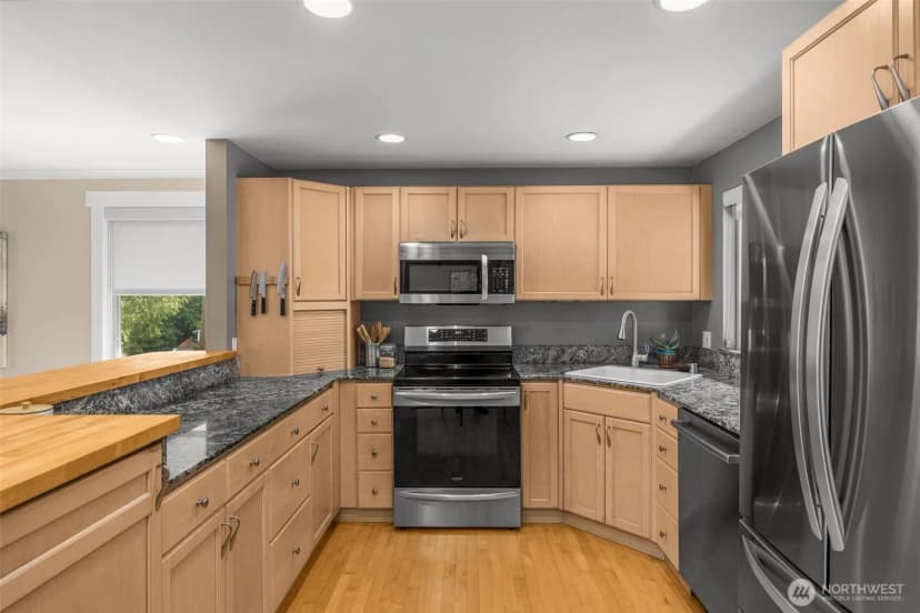 Property photo for 820 W Sunset Way, Issaquah photo 13