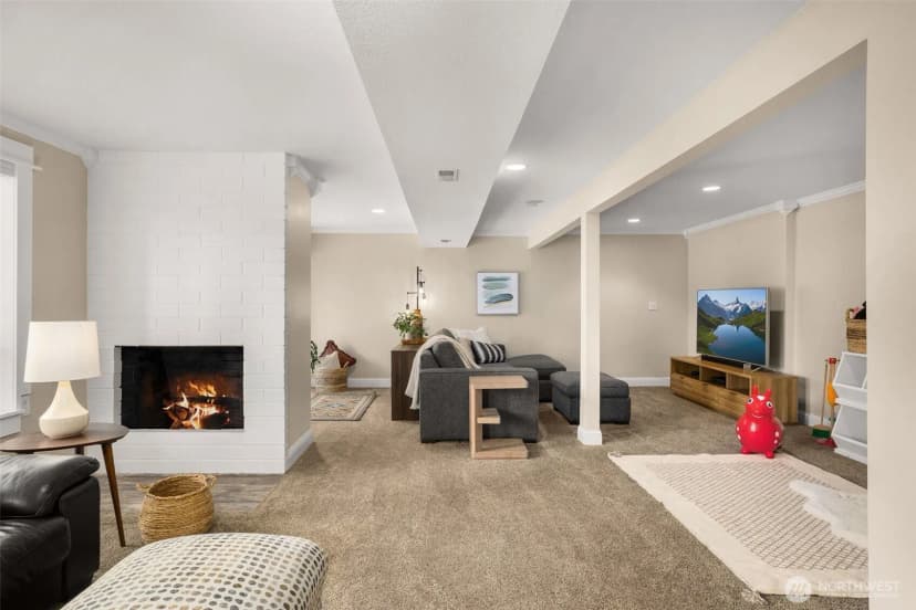 Property photo for 820 W Sunset Way, Issaquah photo 23