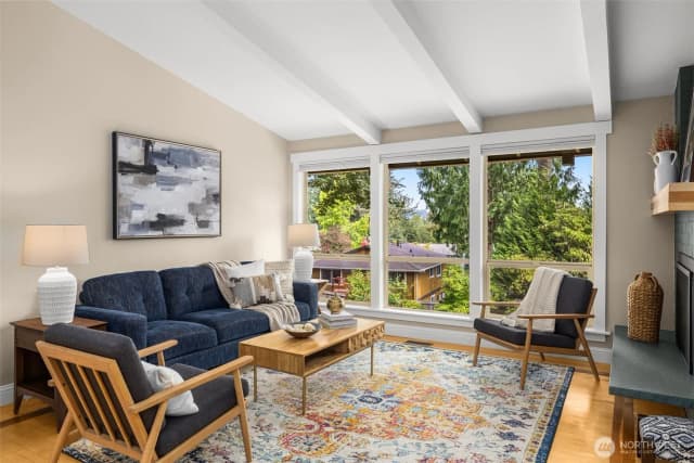Property photo for 820 W Sunset Way, Issaquah photo 5