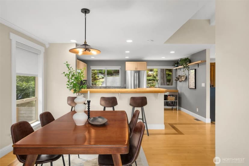 Property photo for 820 W Sunset Way, Issaquah photo 11