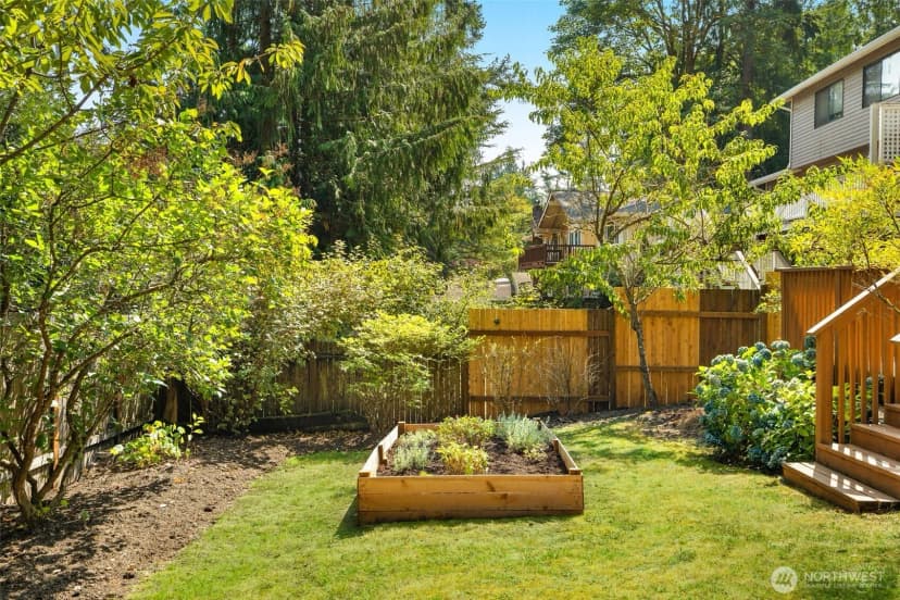 Property photo for 820 W Sunset Way, Issaquah photo 32