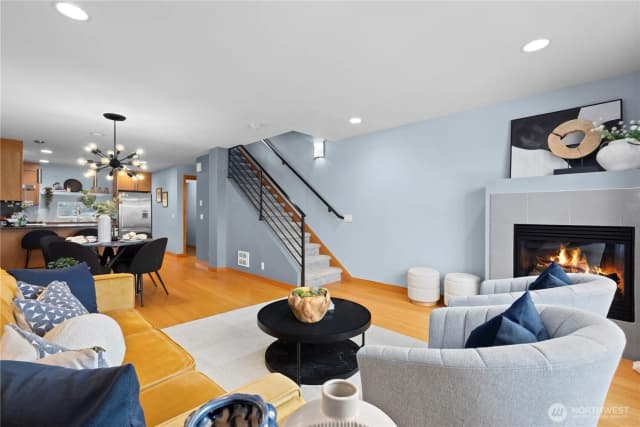 Property photo for 4710 37th Avenue Sw #b, Seattle