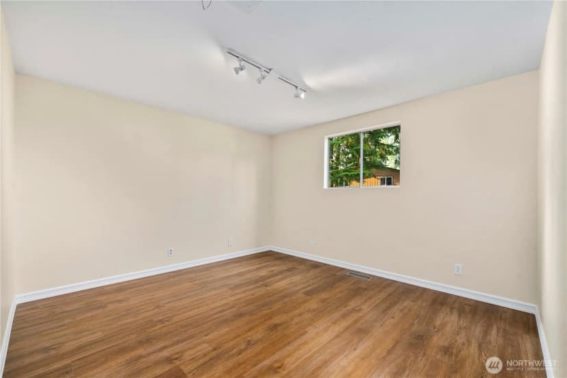Property photo for 1242 Lidstrom Road E, Port Orchard photo 12