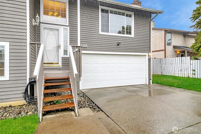 Property photo for 5106 Green Hills Avenue Ne, Tacoma photo 2