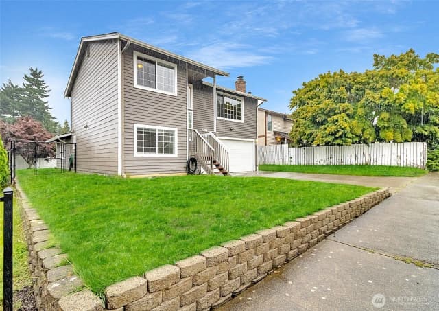 Property photo for 5106 Green Hills Avenue Ne, Tacoma photo 4