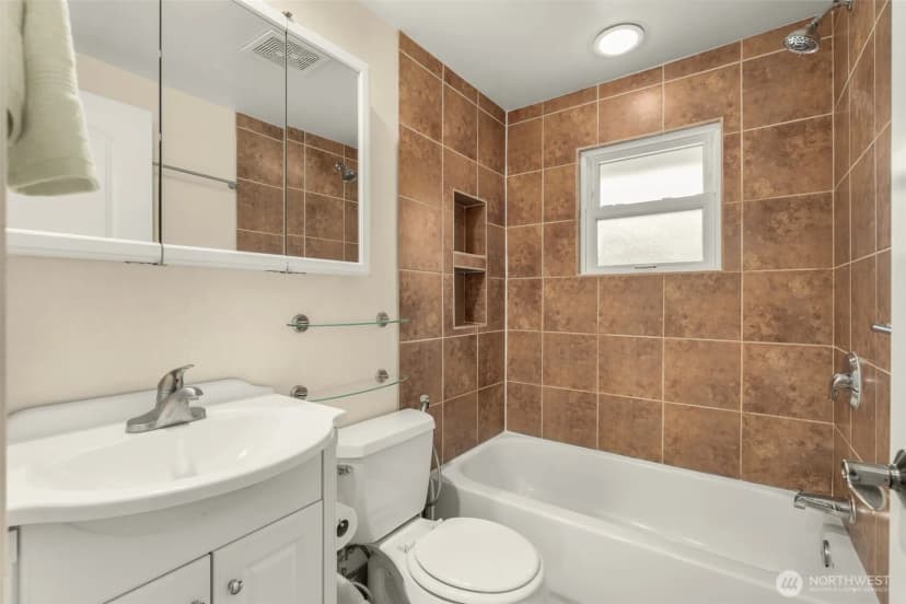 Property photo for 6415 190th Street Sw, Lynnwood photo 21