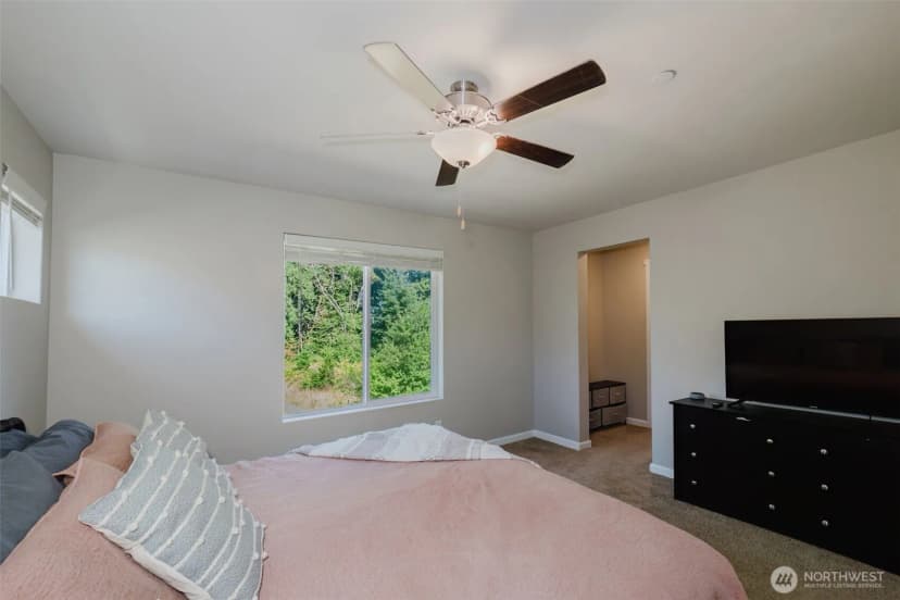 Property photo for 179 Russell Road, Bremerton photo 16