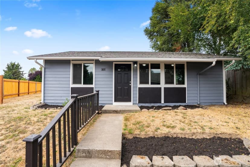 Property photo for 8702 12th Street Ne, Lake Stevens photo 3