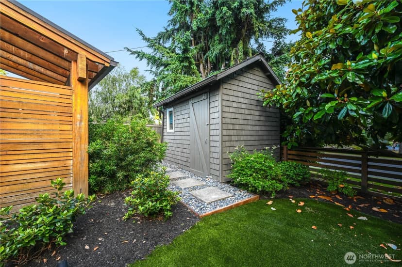 Property photo for 804 109th Avenue Se, Bellevue photo 35