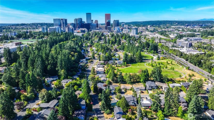 Property photo for 804 109th Avenue Se, Bellevue photo 37