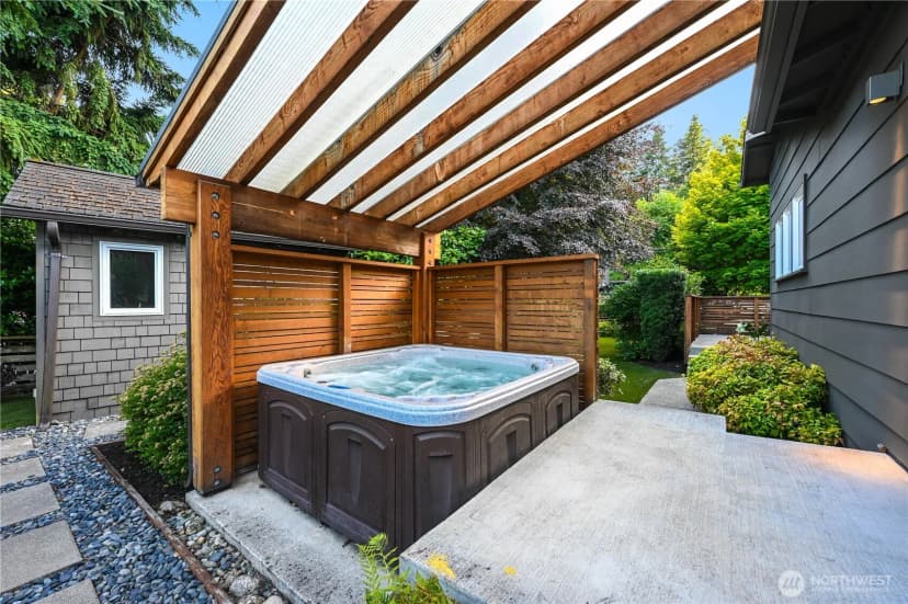 Property photo for 804 109th Avenue Se, Bellevue photo 23