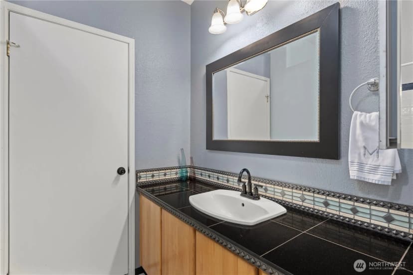 Property photo for 14447 Se 208th Street, Kent photo 22