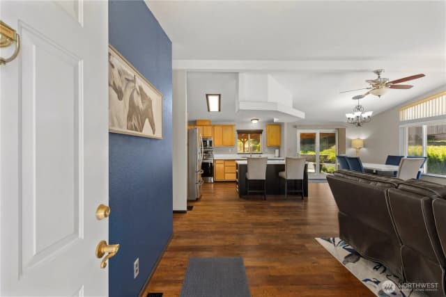 Property photo for 14447 Se 208th Street, Kent photo 5