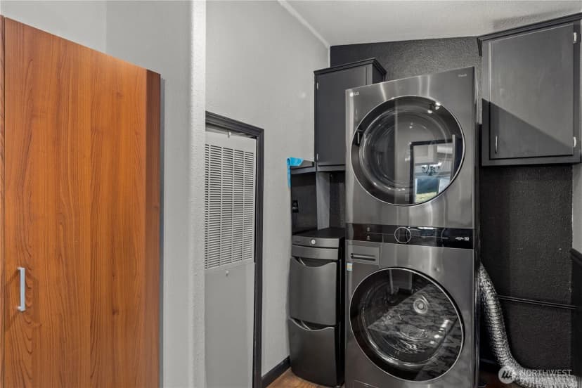 Property photo for 14447 Se 208th Street, Kent photo 16