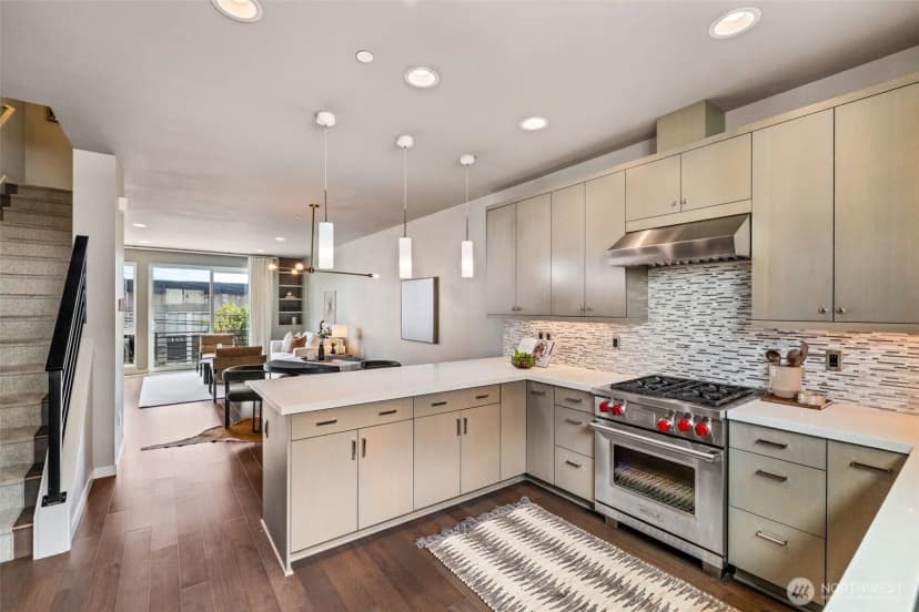 Property photo for 1616 E Yesler Way, Seattle photo 11