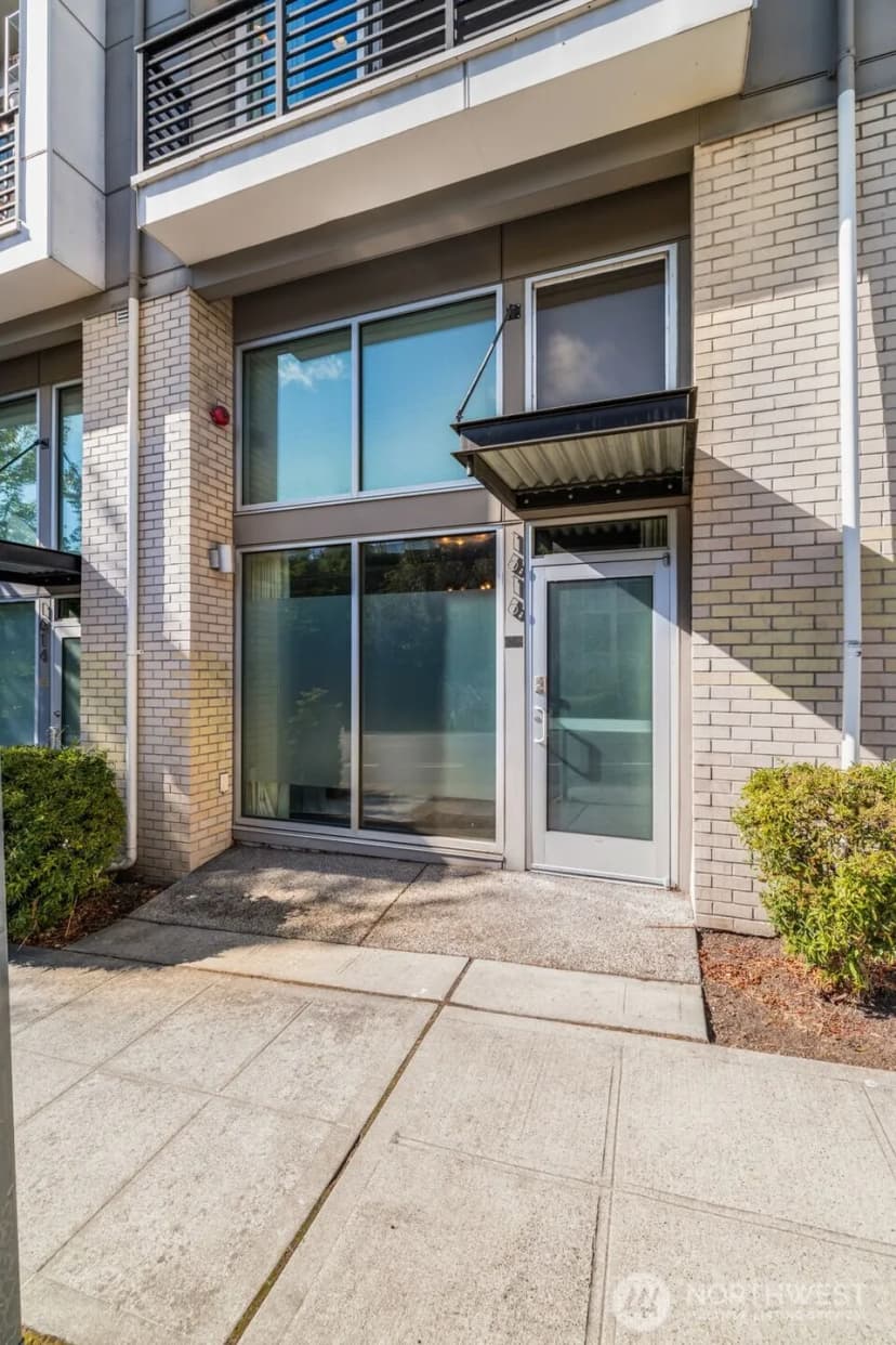 Property photo for 1616 E Yesler Way, Seattle photo 32