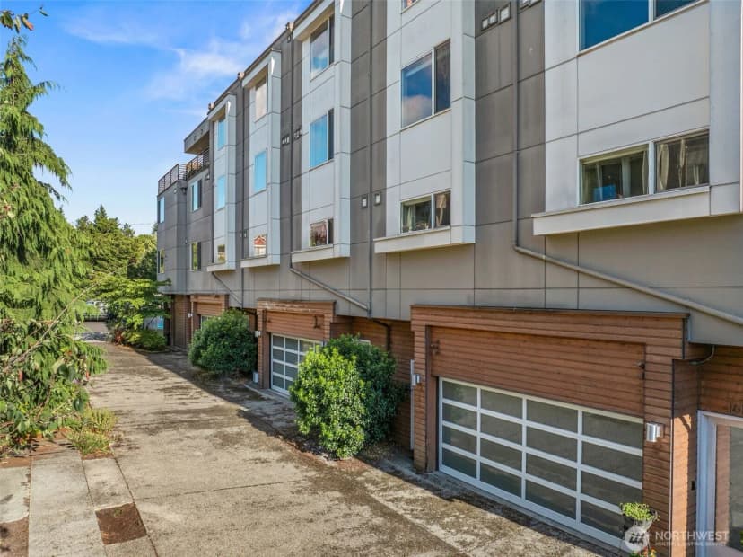 Property photo for 1616 E Yesler Way, Seattle photo 3